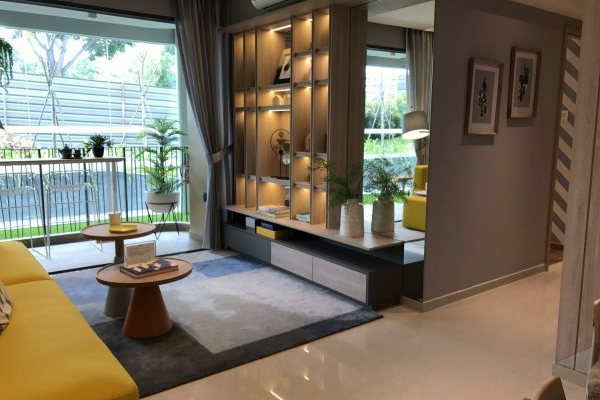 Hundred Palms Residence EC